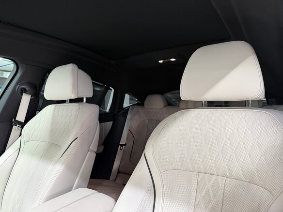 2025 BMW X6 40i III (G06) Рестайлинг, серый, 16380000 рублей - вид 12