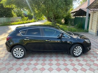 2013 Opel Astra J Рестайлинг, чёрный, 690000 рублей, вид 3