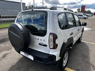 2026 Lada (ВАЗ) Niva Travel I Рестайлинг, белый, 1598000 рублей, вид 3