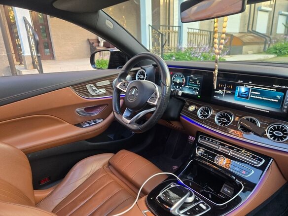 2017 Mercedes-Benz E-Класс 200 V (W213, S213, C238), синий, 4600000 рублей - вид 3