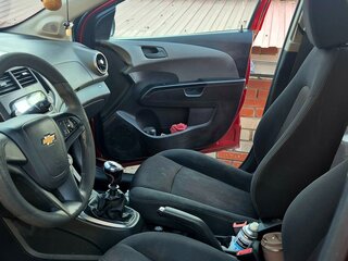 2012 Chevrolet Aveo II, красный, 400000 рублей, вид 3