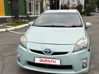 2010 Toyota Prius III (XW30), зелёный, 880000 рублей, вид 2