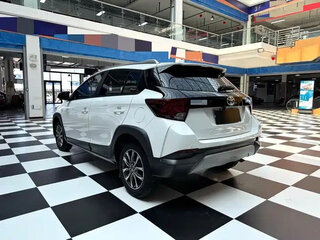 2022 Toyota Yaris L XP150 Рестайлинг, белый, 1308000 рублей, вид 5