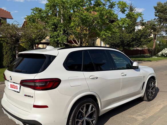 2020 BMW X5 M50d IV (G05/G18), белый, 6690000 рублей - вид 4