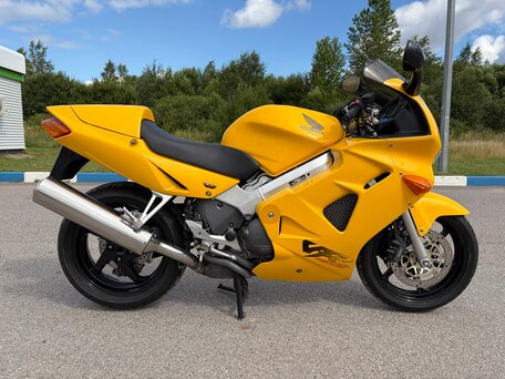 1999 Honda VFR 800, жёлтый, 429000 рублей, вид 3