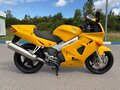 1999 Honda VFR 800, жёлтый - вид 2