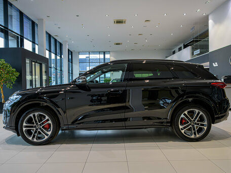 2026 Audi Q5 L III (GU), чёрный, 6590000 рублей, вид 5