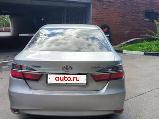 2016 Toyota Camry VII (XV50) Рестайлинг, серебристый, 2180000 рублей, вид 2