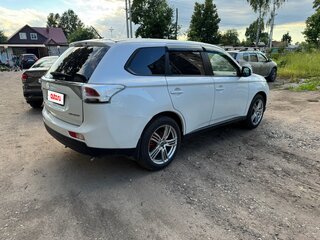 2014 Mitsubishi Outlander III, белый, 1550000 рублей, вид 5