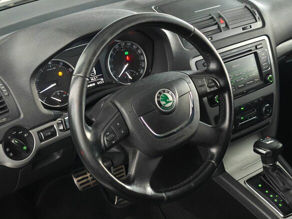 2012 Skoda Octavia II (A5) Рестайлинг, белый - вид 11