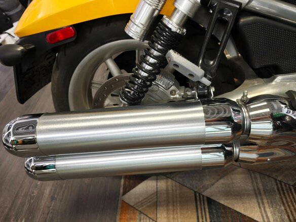 2006 Harley-Davidson V-Rod, жёлтый, 1500000 рублей - вид 1