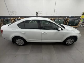 2020 Skoda Octavia III (A7) Рестайлинг, белый, 1750000 рублей, вид 4