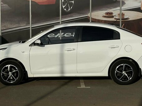 2017 Kia Rio IV, белый, 1210000 рублей, вид 5
