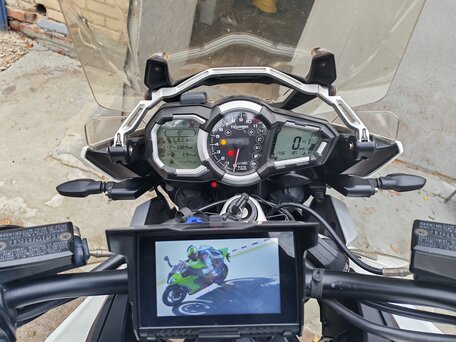 2016 Triumph Tiger 1200, белый, 780000 рублей, вид 1