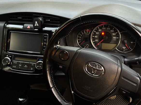 2016 Toyota Corolla Fielder XI (E160, E170, E180) Рестайлинг 1, белый, 1550000 рублей - вид 16
