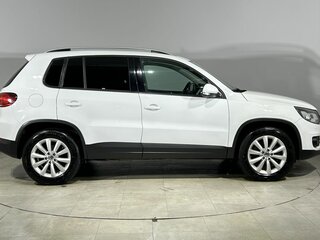 2016 Volkswagen Tiguan I Рестайлинг, белый, 1800000 рублей, вид 5