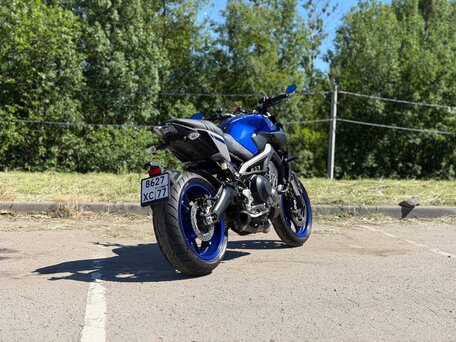 2017 Yamaha MT-09 (FZ-09), синий, 780000 рублей, вид 3