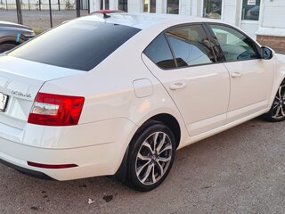 2019 Skoda Octavia III (A7) Рестайлинг, белый, 1800000 рублей, вид 5