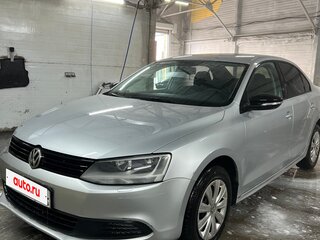 2013 Volkswagen Jetta VI, серебристый, 850000 рублей, вид 1