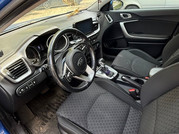 2018 Kia Ceed III, синий - вид 2