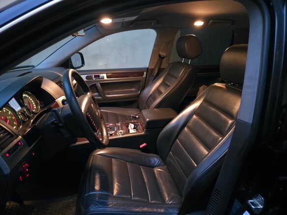 2006 Volkswagen Touareg I, чёрный, 950000 рублей - вид 12