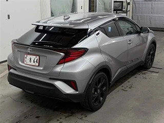 2023 Toyota C-HR I Рестайлинг, серебристый, 1905000 рублей, вид 3