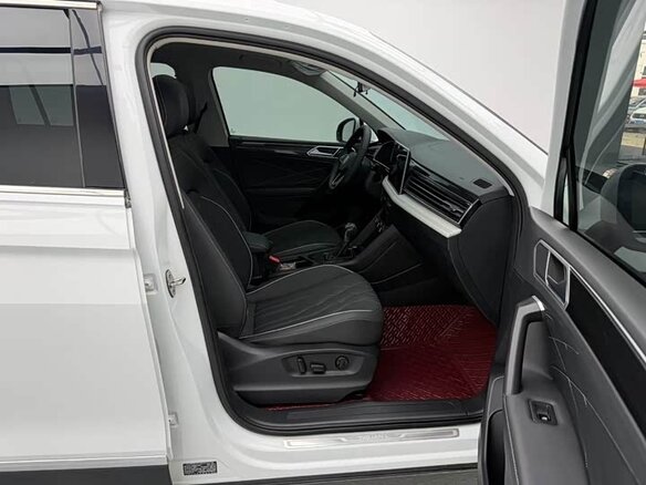 2023 Volkswagen Tiguan II Рестайлинг, белый - вид 9
