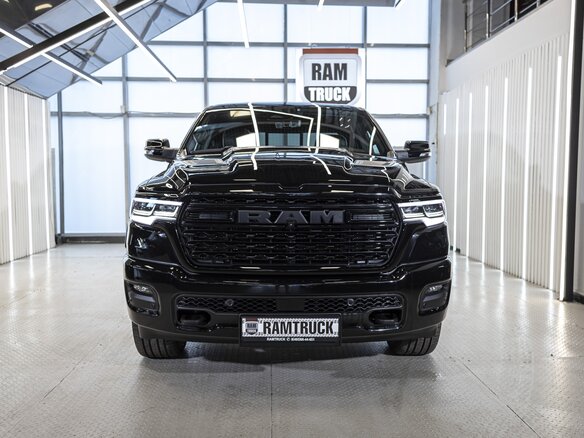 2026 Ram 1500 Crew Cab V Рестайлинг, чёрный - вид 1