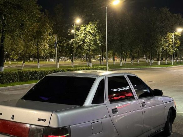 2005 Lada (ВАЗ) 2110, серебристый, 54999 рублей