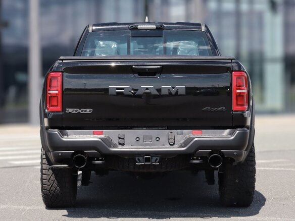 2026 Ram 1500 RHO V Рестайлинг, чёрный - вид 4
