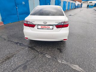 2015 Toyota Camry VII (XV50) Рестайлинг, белый, 2100000 рублей, вид 5