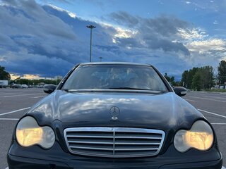 2003 Mercedes-Benz C-Класс 180 II (W203), чёрный, 535000 рублей, вид 2