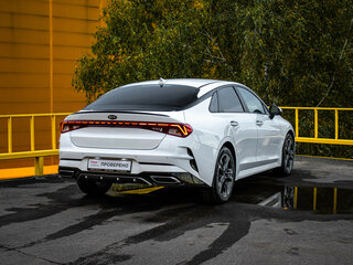 2021 Kia K5 III, белый, 2349999 рублей, вид 4