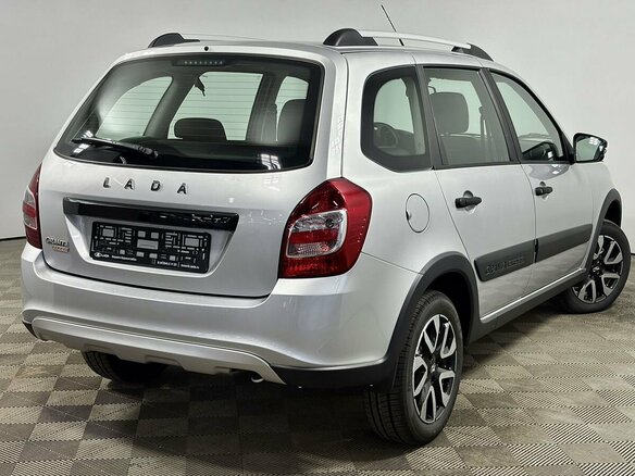 2026 Lada (ВАЗ) Granta Cross I Рестайлинг, серебристый - вид 4