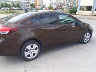 2019 Kia Cerato III Рестайлинг (Classic), коричневый, 1600000 рублей, вид 3