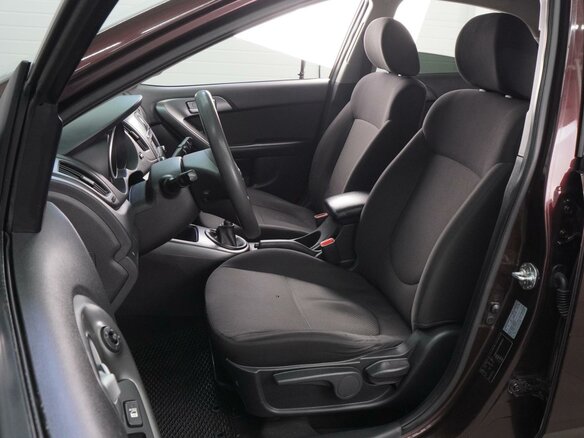 2010 Kia Cerato 5-speed II, красный, 699000 рублей - вид 9