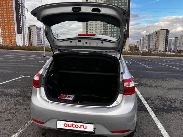 2012 Kia Rio 4-speed III, серый, 850000 рублей - вид 12