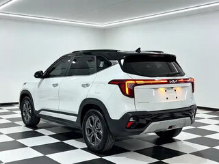 2023 Kia Seltos I Рестайлинг, белый, 1853084 рублей, вид 2