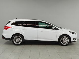 2017 Ford Focus III Рестайлинг, белый, 1300000 рублей, вид 4
