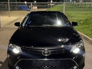 2017 Toyota Camry VII (XV50) Рестайлинг 2, чёрный, 2590000 рублей, вид 2