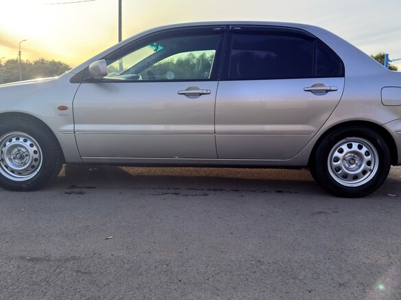2001 Mitsubishi Lancer Cedia IX, серый, 420000 рублей - вид 14