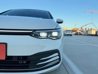 2023 Volkswagen Golf VIII, белый, 1535000 рублей, вид 4
