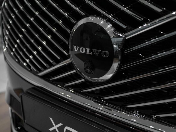 2025 Volvo XC90 B5 II Рестайлинг 2, красный - вид 9
