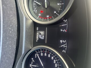 2015 Toyota Land Cruiser 200 Series Рестайлинг 1, серый, 4500000 рублей, вид 3