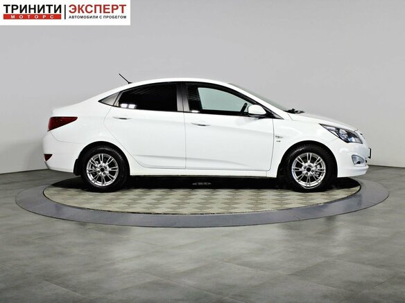 2015 Hyundai Solaris I Рестайлинг, белый, 985000 рублей - вид 3