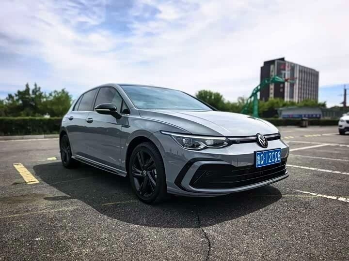 Открыть фотографии: Volkswagen Golf VIII
