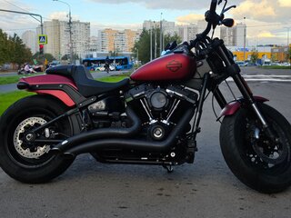 2018 Harley-Davidson Fat Bob, красный, 1600000 рублей, вид 2