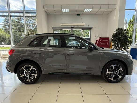 2026 Audi Q3 35 TFSI II (F3), серый, 3850000 рублей - вид 1