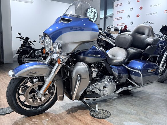 2017 Harley-Davidson Electra Glide, серебристый, 1799000 рублей - вид 9