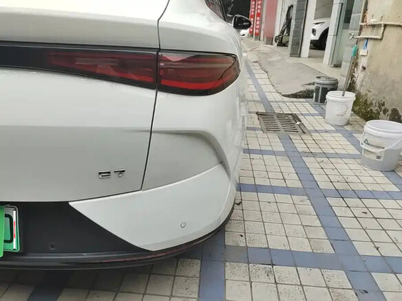 2025 BYD E7 57.6 kWh, белый, 1999111 рублей - вид 7